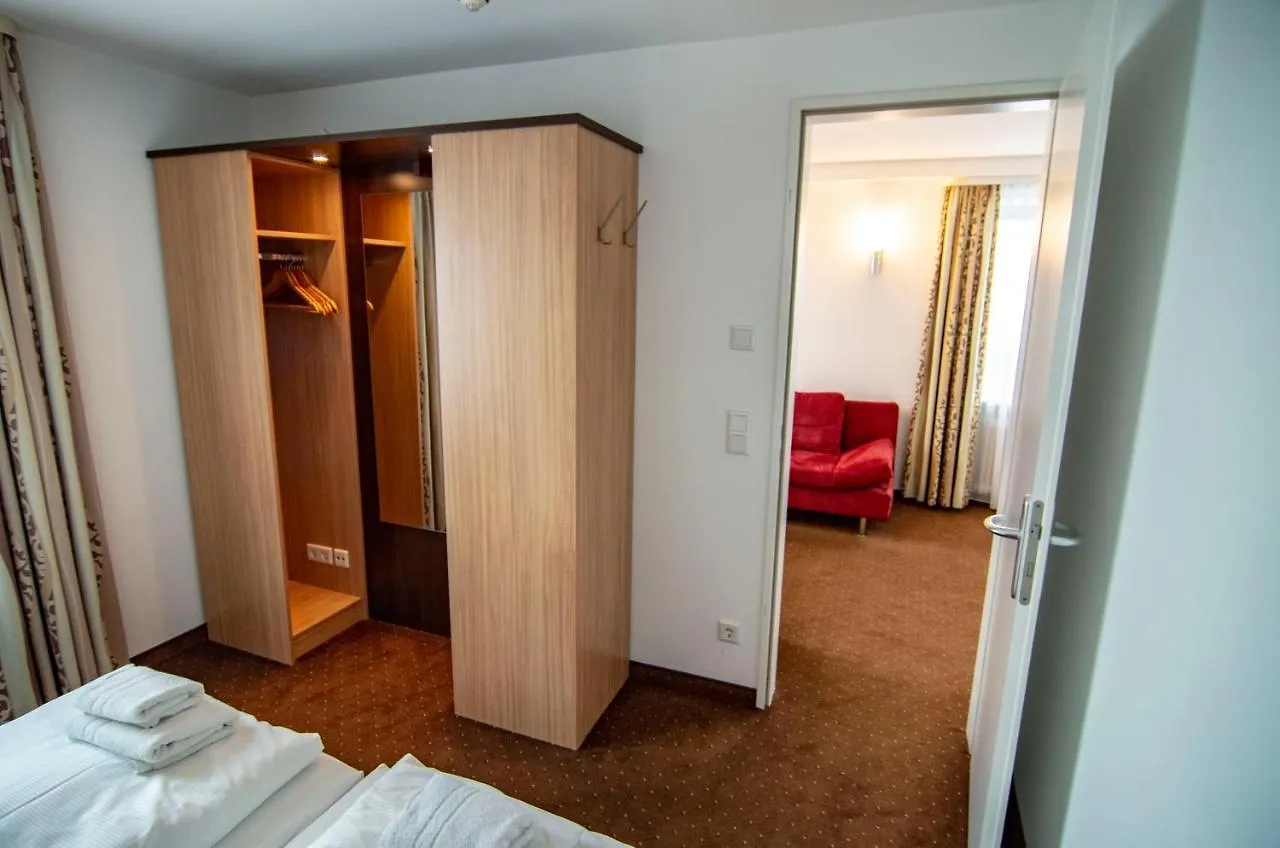 Ausbildungshotel St. Theresia Monaco di Baviera Germania