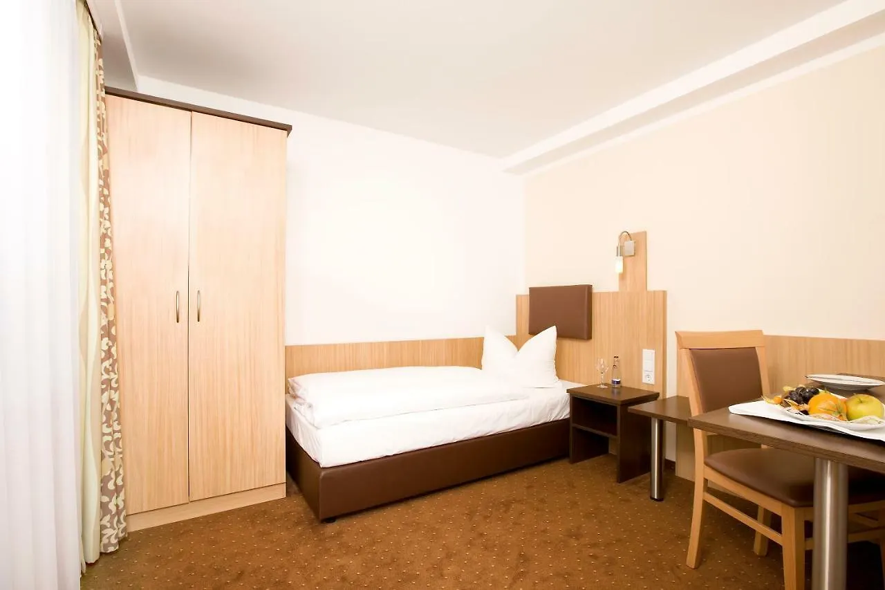 ** Hotel Ausbildungshotel St. Theresia Monaco di Baviera Germania